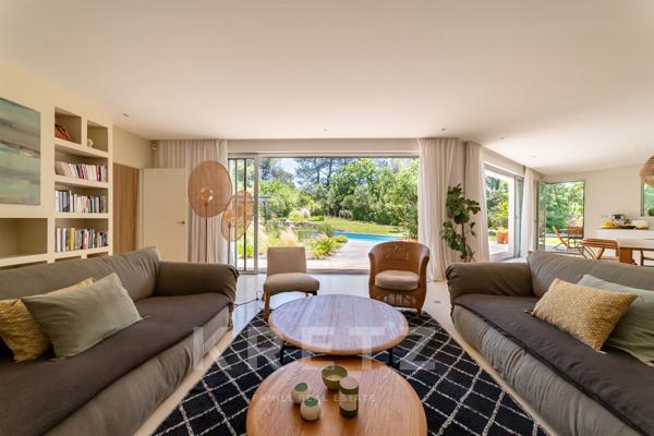 VILLA D'ARCHITECTE AU CALME, VUE DEGAGÉE SECTEUR COUNTRY CLUB