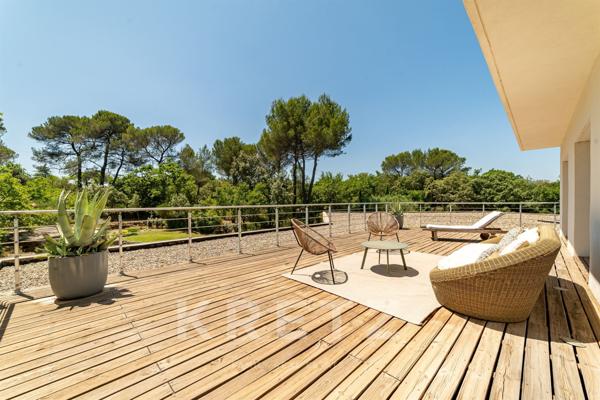 VILLA D'ARCHITECTE AU CALME, VUE DEGAGÉE SECTEUR COUNTRY CLUB