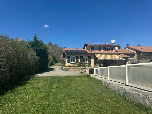 Maison jumelée 141 m² – Piscine – Grand terrain – Excellent DPE B – La Bâtie-Montsaléon