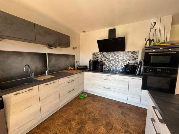 Maison jumelée 141 m² – Piscine – Grand terrain – Excellent DPE B – La Bâtie-Montsaléon