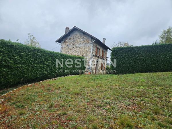 SOUS COMPROMIS OFF MARKET ! EXCLUSIVITE !  MAISON RETOURNAC  67 m2 environ sur 1000 m2 de terrain