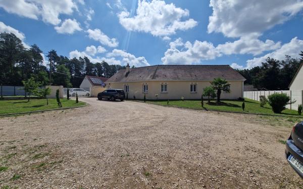 Maison à vendre    5 pièces •  Gièvres