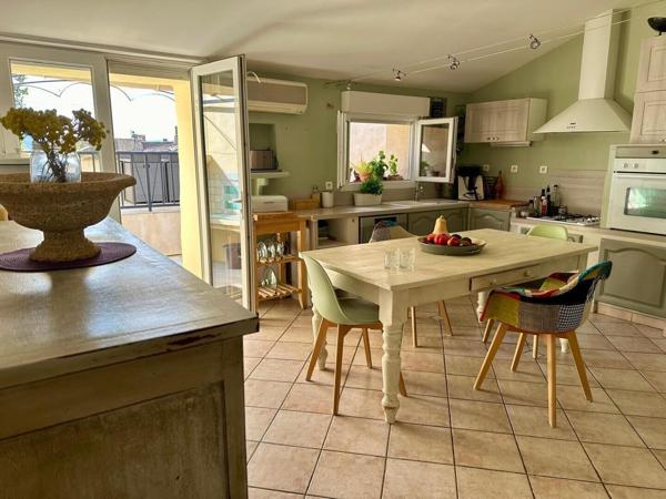 Magnifique T5 + T2 avec terrasses et vue Sainte Victoire