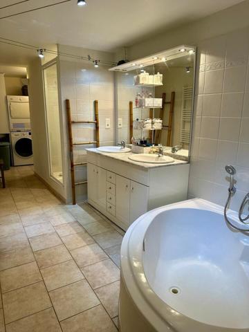 Magnifique T5 + T2 avec terrasses et vue Sainte Victoire