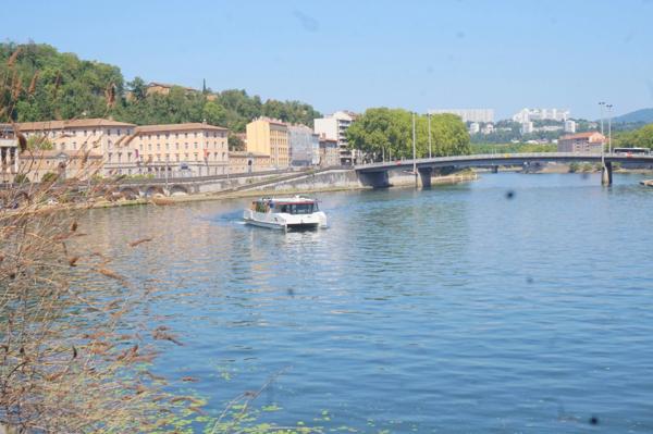 Appartement à vendre 2 pièces LYON 9EME ARRONDISSEMENT (69) - Quai de Scize - Front de Saone