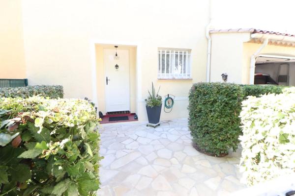 Maison à vendre  3 pièces - 69,82 m 2   FREJUS  - 83