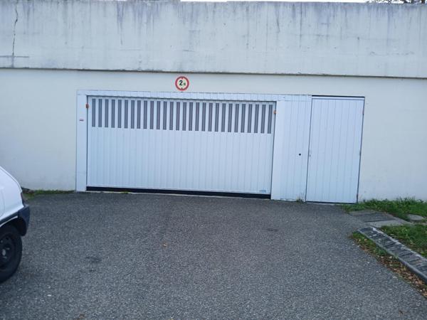 GARAGE SEMI-ENTERRE PROCHE DU PARC DU BOURRAN