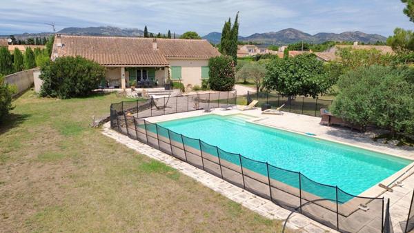 PRIX REVU  POUR CETTE VILLA D'EXCEPTION AVEC VUE SUR LE VENTOUX