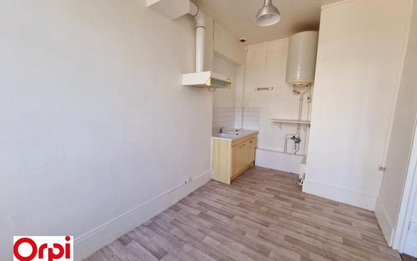 Immeuble à vendre    6 pièces •  Fère-en-Tardenois