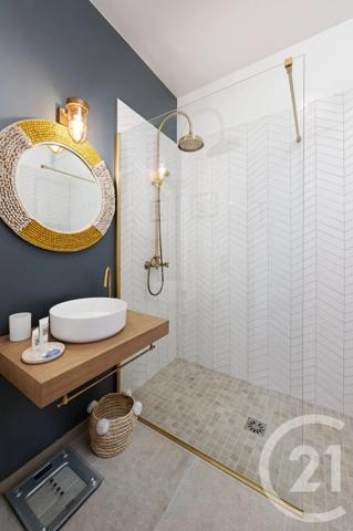 Appartement F2 à vendre  2 pièces - 55,62 m 2   NICE  - 06