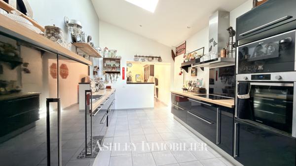 A VENDRE 10 MINUTES DE LA ROCHELLE - DOMPIERRE SUR MER
