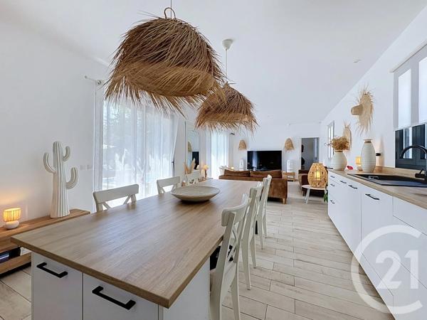 Maison à vendre  4 pièces - 93,90 m 2   VENCE  - 06