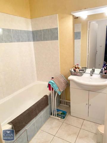 Appartement à louer 2 pièces 46.26m² Niort (79000)