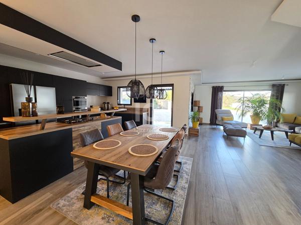 Maison Pont Saint Martin 4 pièce(s) 121 m2