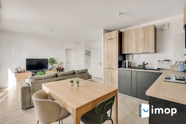 Lumineux T2 de 43m2 avec balcons et parking