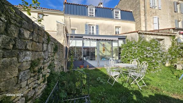 Maison - 7 pièces - 188 m²