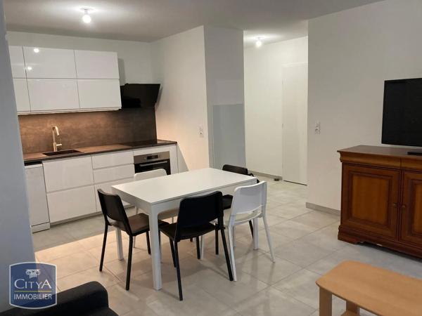 Appartement à louer 2 pièces 43.28m² Saint-Martin-d'Hères (38400)