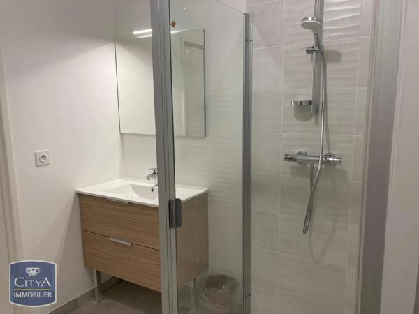 Appartement à louer 2 pièces 43.28m² Saint-Martin-d'Hères (38400)