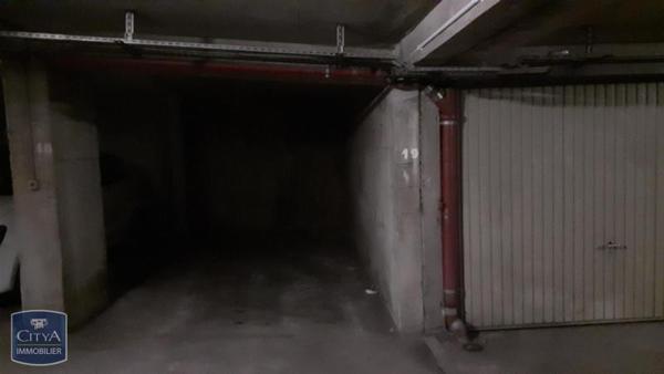 Location parking Antibes (06)