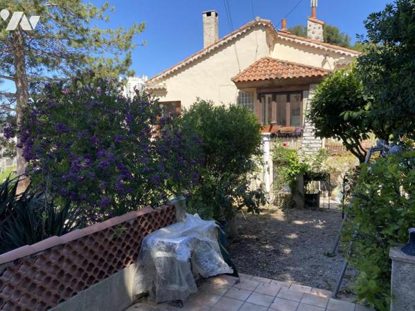 Villa T5 + appartement T2 sur 761 m² de terrain avec vue panoramique