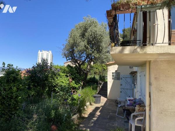 Villa T5 + appartement T2 sur 761 m² de terrain avec vue panoramique