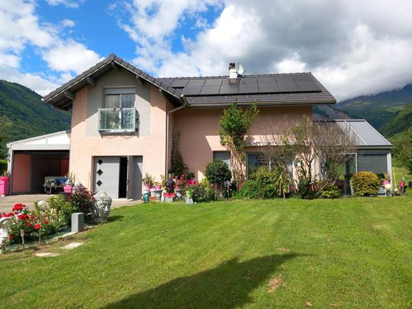 Maison  6 pièce(s) 179 m2