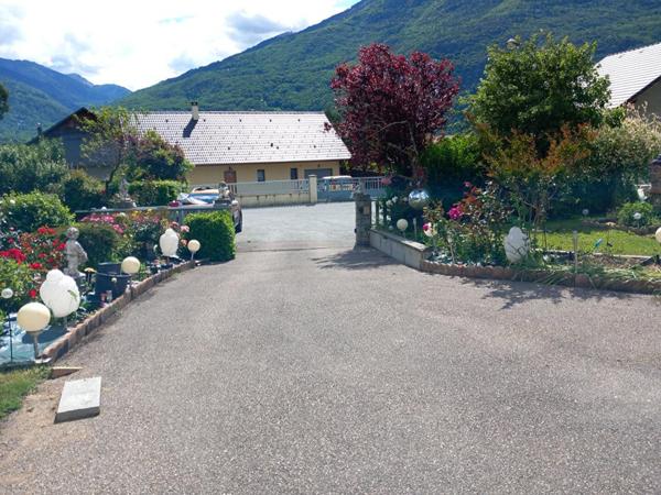 Maison  6 pièce(s) 179 m2