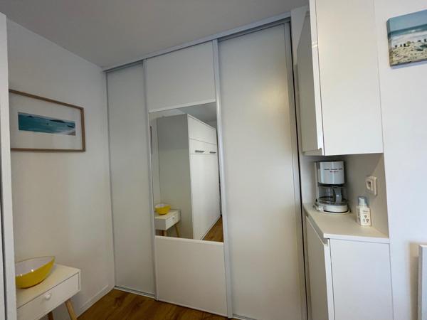 PROCHE PLAGE , REFAIT A NEUF TOUT EQUIPÉ