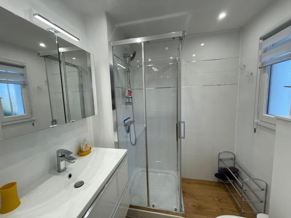 PROCHE PLAGE , REFAIT A NEUF TOUT EQUIPÉ