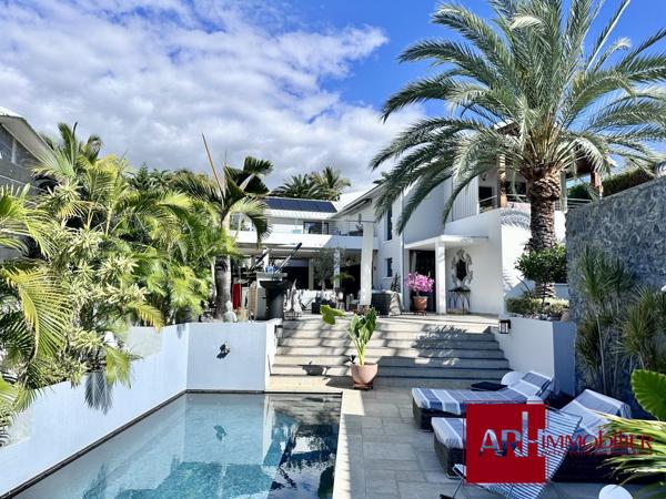 VILLA D'EXCEPTION SUR LES HAUTEURS DE ST PAUL