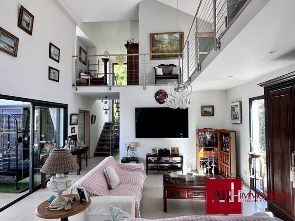 VILLA D'EXCEPTION SUR LES HAUTEURS DE ST PAUL