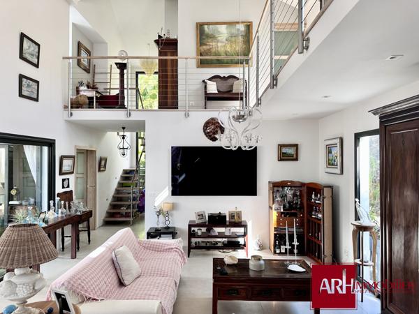 VILLA D'EXCEPTION SUR LES HAUTEURS DE ST PAUL