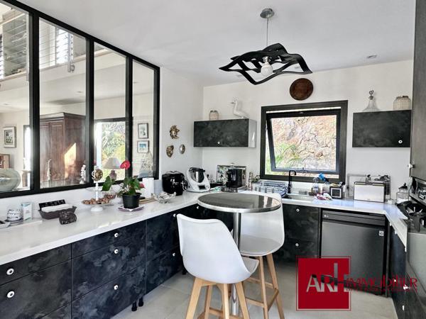 VILLA D'EXCEPTION SUR LES HAUTEURS DE ST PAUL
