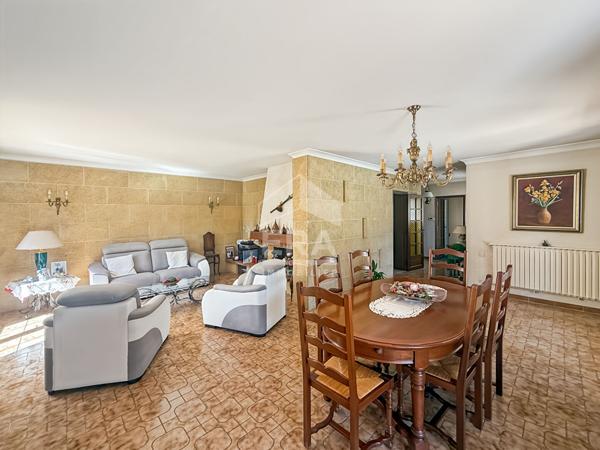 Maison Cabries 6 pièce(s) 183 m2