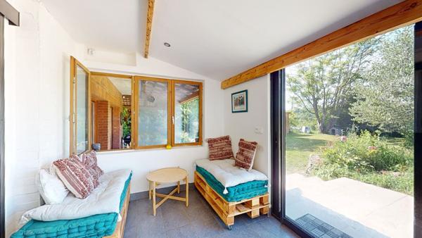 Très rare, belle maison en bois de 162m² sur un parc de 5233m² de terrain à GUERVILLE