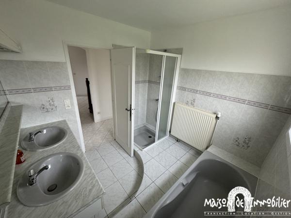 Location Maison contemporaine - 4 pièces - 121m² - JARNAC