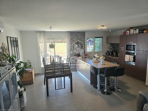 Maison d'Exception à Vendre à Le Pizou - 6 Pièces, 104 m² sur Terrain de 2025 m²