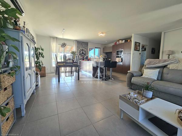 Maison d'Exception à Vendre à Le Pizou - 6 Pièces, 104 m² sur Terrain de 2025 m²