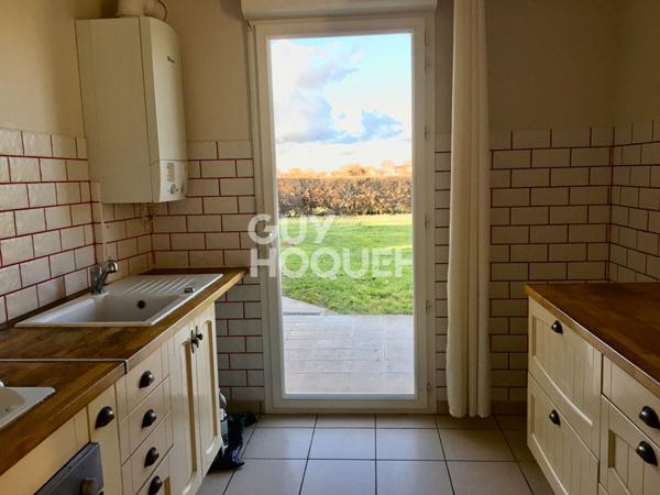 Maison moderne à louer à Grenade - 4 pièces, 3 chambres, garage fermé