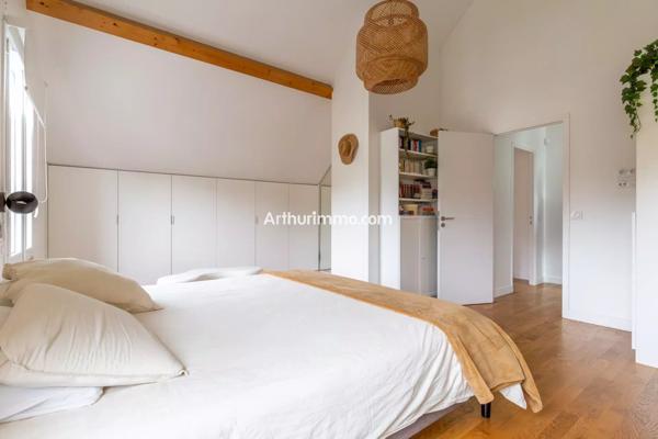 Vente                                                      Maison
                        
                     7 pièces                      189 m2                     à Sucy-en-Brie