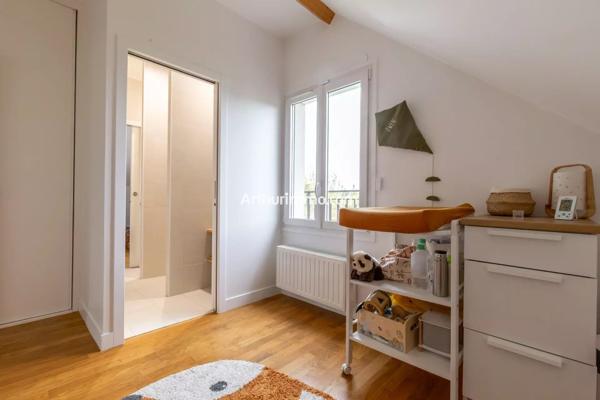 Vente                                                      Maison
                        
                     7 pièces                      189 m2                     à Sucy-en-Brie