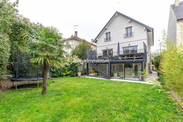 Vente                                                      Maison
                        
                     7 pièces                      189 m2                     à Sucy-en-Brie