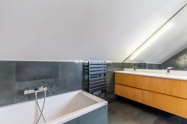 Vente                                                      Maison
                        
                     7 pièces                      189 m2                     à Sucy-en-Brie