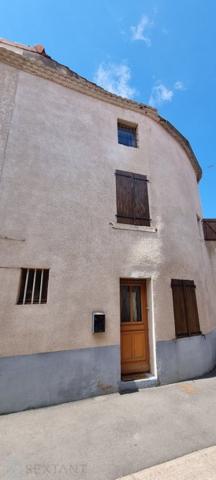 CHARMANTE MAISON DE BOURG JOLIMENT RENOVEE