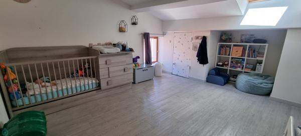 CHARMANTE MAISON DE BOURG JOLIMENT RENOVEE