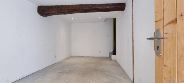 CHARMANTE MAISON DE BOURG JOLIMENT RENOVEE