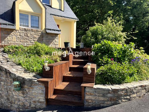 Maison à Quéven, 56530 - 8 pièces 146m²