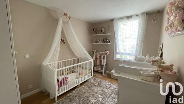 Appartement 3 pièces de 72 m² à Champs-sur-Marne (77420)