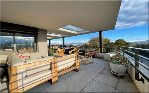 Dpt Ain (01), à vendre FERNEY VOLTAIRE CENTRE Appartement T5 de 2019; agencé "sur-mesure" terrasse panoramique de 71 m2