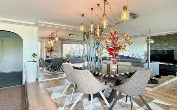 Dpt Ain (01), à vendre FERNEY VOLTAIRE CENTRE Appartement T5 de 2019; agencé "sur-mesure" terrasse panoramique de 71 m2